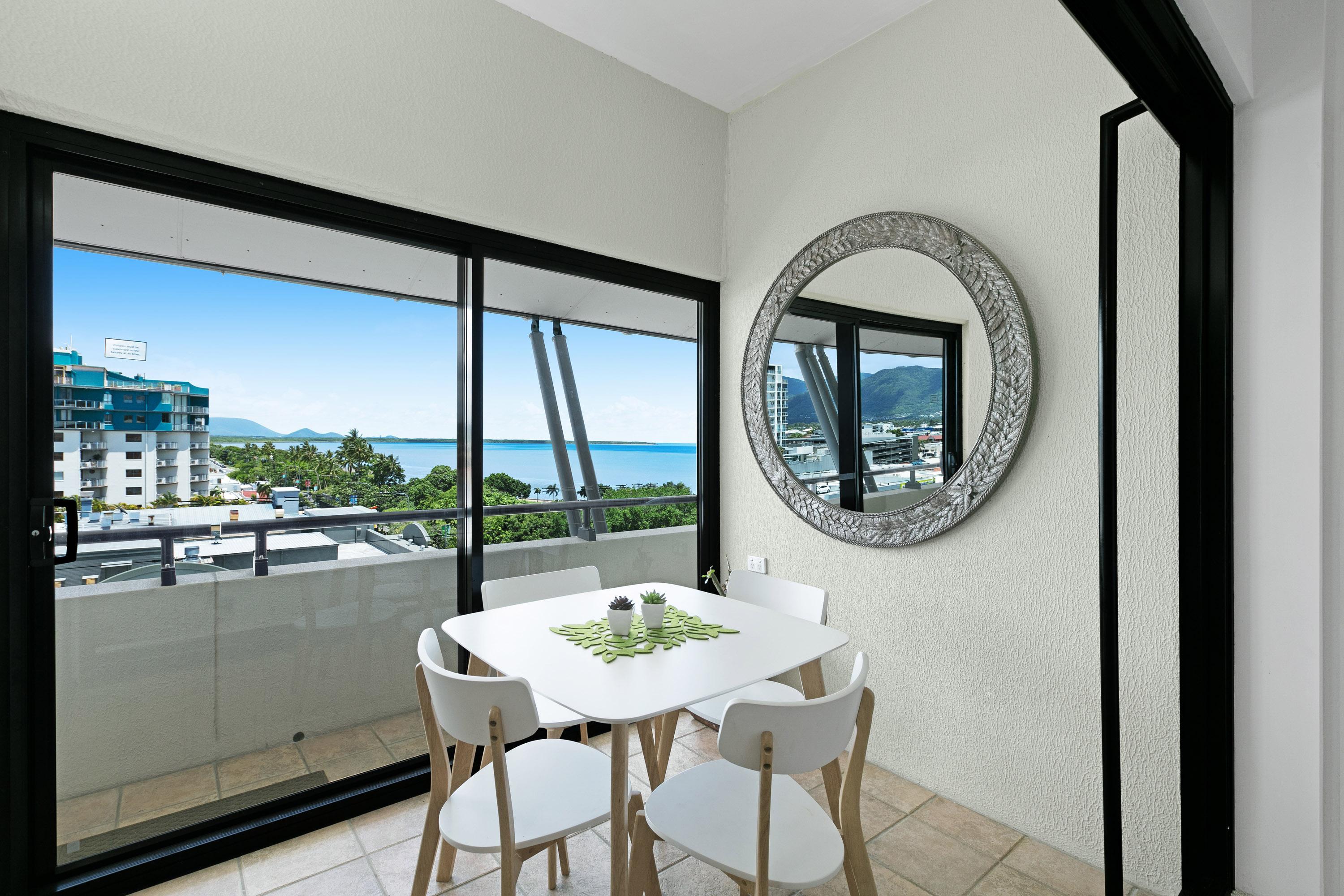 Hotel Mantra Esplanade à Cairns Extérieur photo