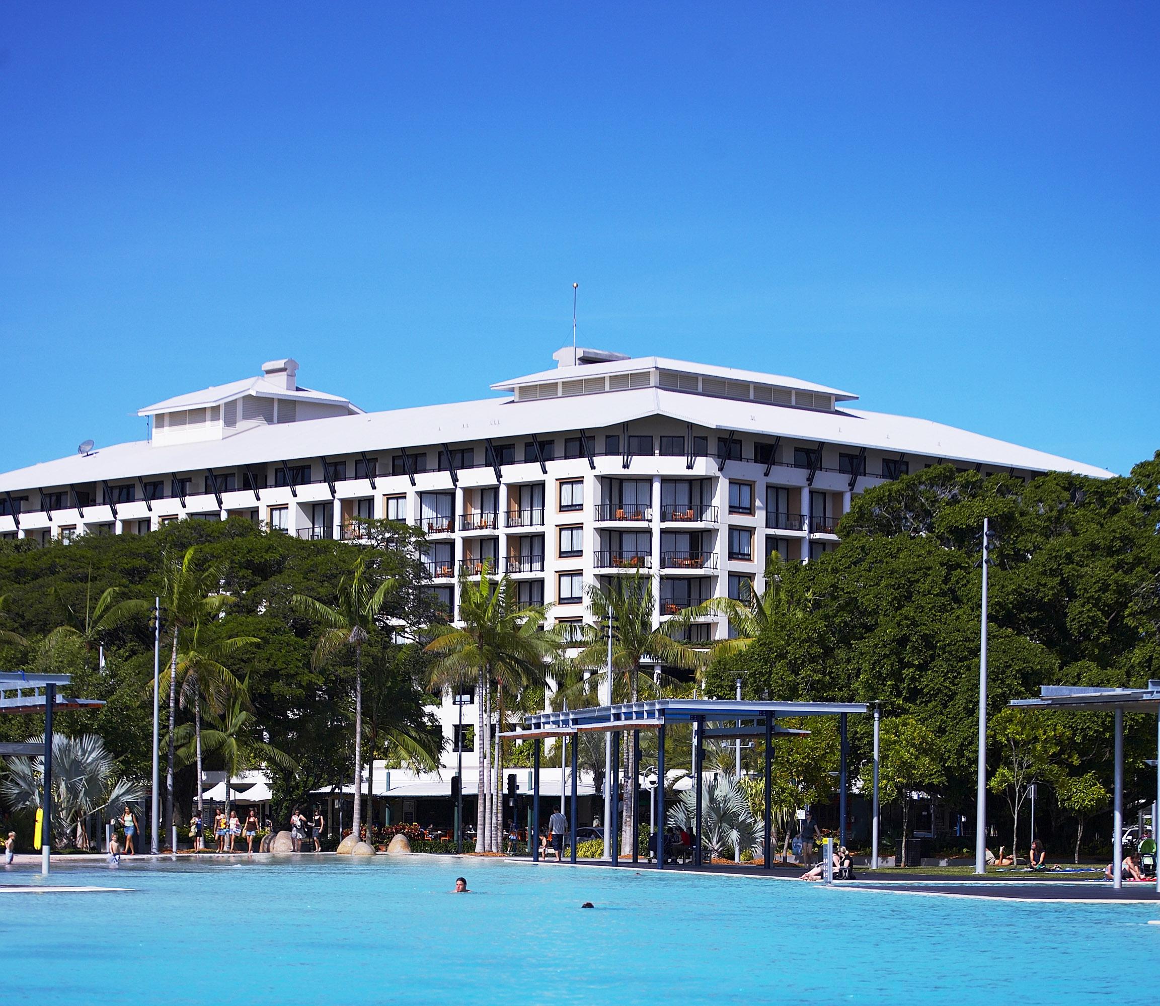 Hotel Mantra Esplanade à Cairns Extérieur photo