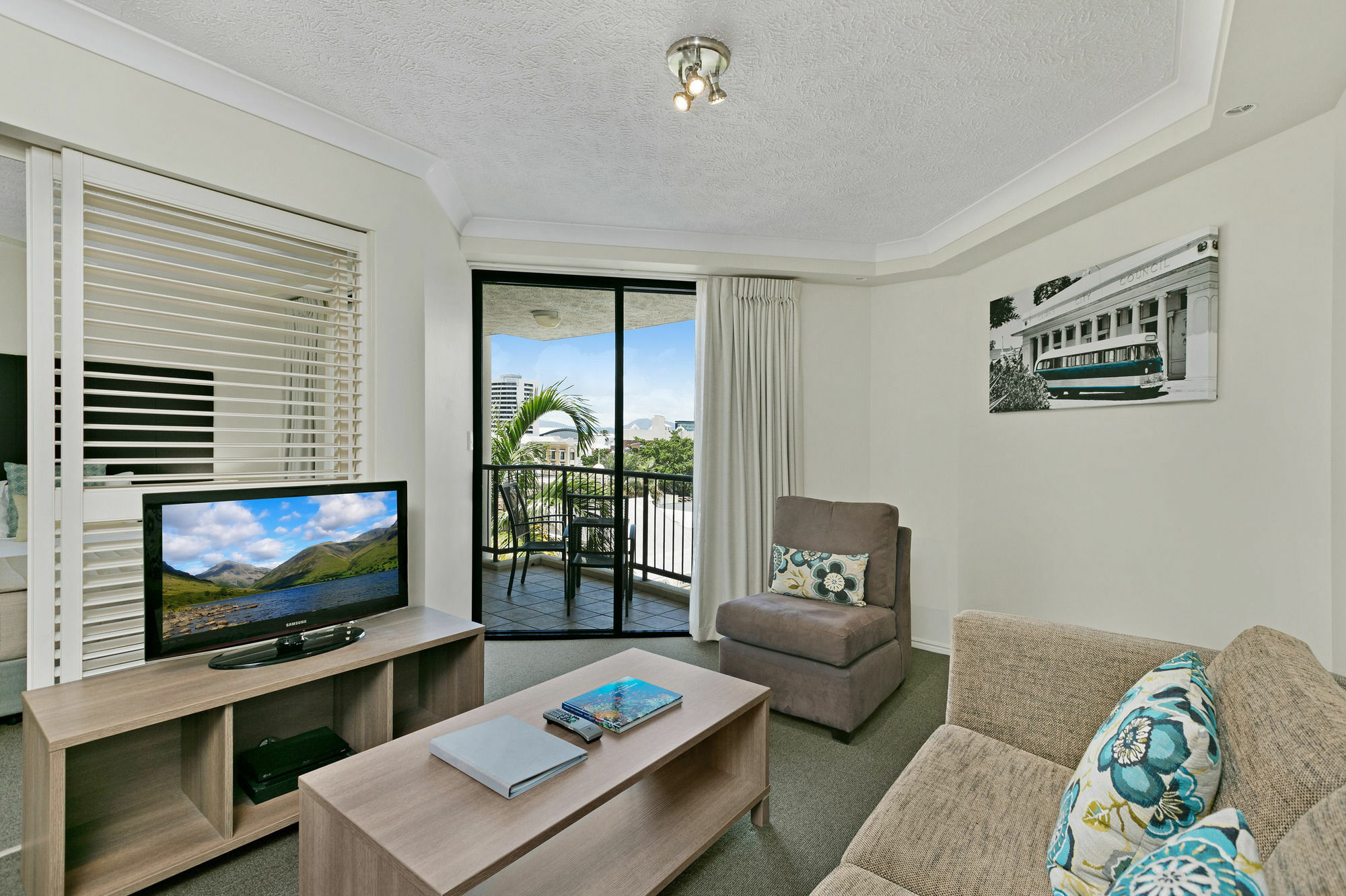 Hotel Mantra Esplanade à Cairns Extérieur photo